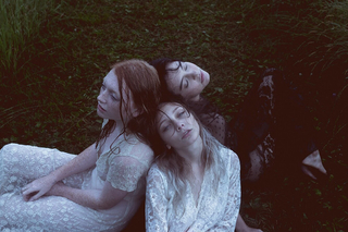 Cyndal McKay feet photo thumbnail