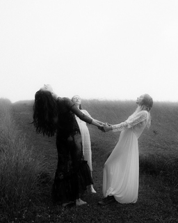 Cyndal McKay feet photo thumbnail