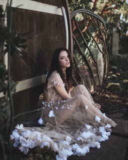 Cyndal McKay feet photo thumbnail