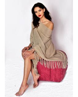 Cyndal McKay feet photo thumbnail