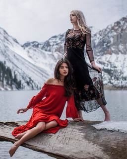 Cyndal McKay feet photo thumbnail