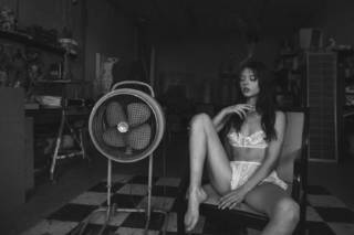 Cyndal McKay feet photo thumbnail