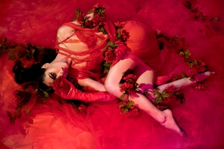 Cyndal McKay feet photo thumbnail