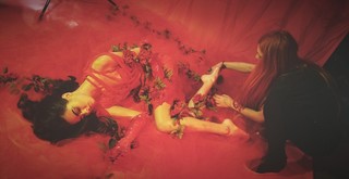 Cyndal McKay feet photo thumbnail