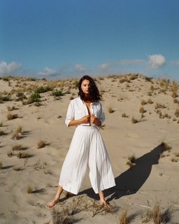 Cyndal McKay feet photo thumbnail