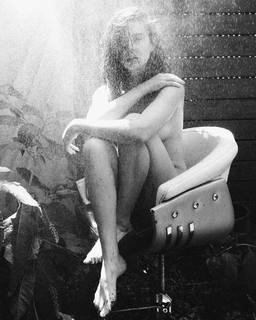 Cyndal McKay feet photo thumbnail