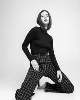 Cyndal McKay feet photo thumbnail