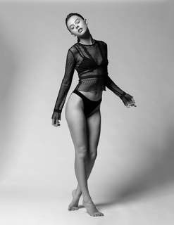 Cyndal McKay feet photo thumbnail