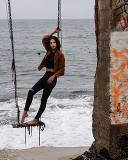 Cyndal McKay feet photo thumbnail