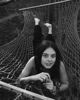 Cyndal McKay feet photo thumbnail