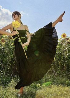 Cyndal McKay feet photo thumbnail