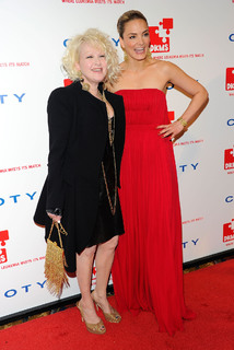 Cyndi Lauper feet photo thumbnail