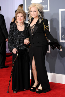 Cyndi Lauper feet photo thumbnail