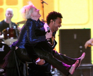 Cyndi Lauper feet photo thumbnail