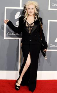 Cyndi Lauper feet photo thumbnail