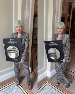 Cyndi Lauper feet photo thumbnail