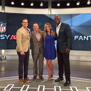 Cynthia Frelund feet photo thumbnail