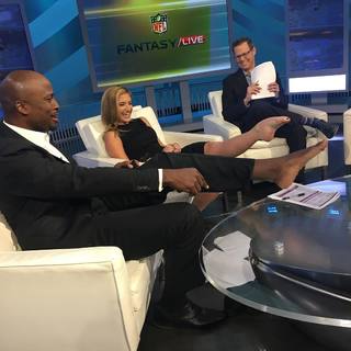 Cynthia Frelund feet photo thumbnail