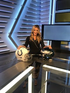 Cynthia Frelund feet photo thumbnail