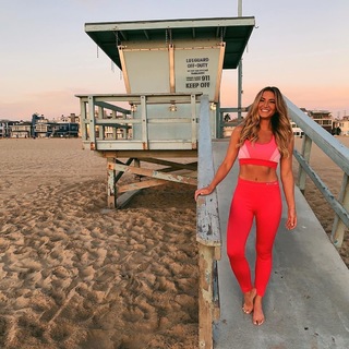 Cynthia Frelund feet photo thumbnail