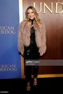 Cynthia Frelund feet photo thumbnail