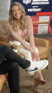 Cynthia Frelund feet photo thumbnail