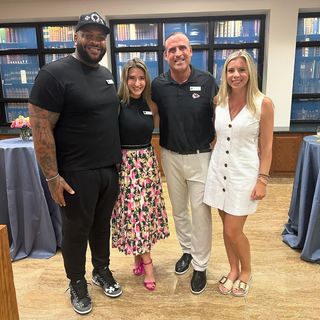 Cynthia Frelund feet photo thumbnail