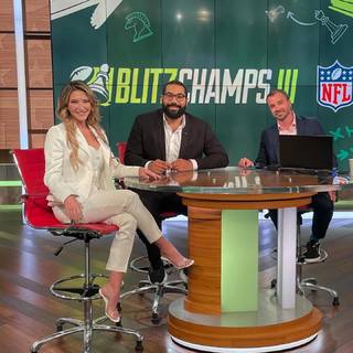 Cynthia Frelund feet photo thumbnail