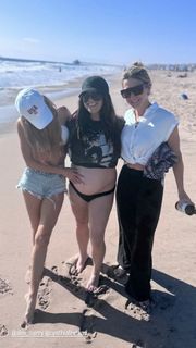 Cynthia Frelund feet photo thumbnail