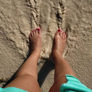 Cynthia Kaye McWilliams feet photo 14