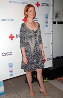Cynthia Nixon feet photo thumbnail