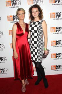 Cynthia Nixon feet photo thumbnail