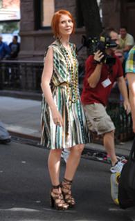 Cynthia Nixon feet photo thumbnail