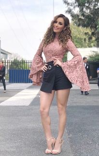 Cynthia Rodríguez feet photo thumbnail
