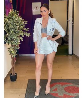 Cynthia Rodríguez feet photo thumbnail