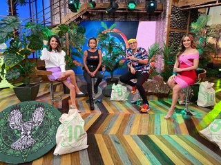 Cynthia Rodríguez feet photo thumbnail