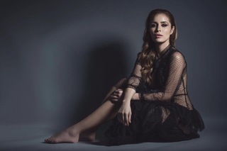 Cynthia Rodríguez feet photo thumbnail