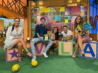 Cynthia Rodríguez feet photo thumbnail