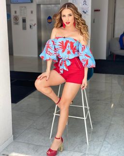 Cynthia Rodríguez feet photo thumbnail