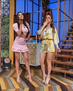 Cynthia Rodríguez feet photo thumbnail