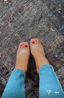 Cynthia Rodríguez feet photo thumbnail