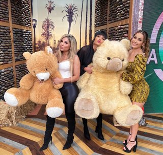 Cynthia Rodríguez feet photo thumbnail