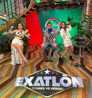 Cynthia Rodríguez feet photo thumbnail