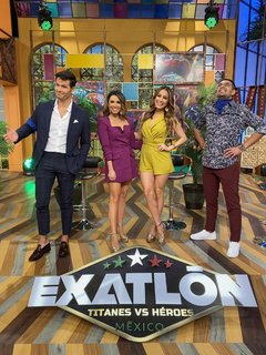 Cynthia Rodríguez feet photo thumbnail