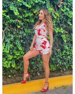 Cynthia Rodríguez feet photo thumbnail