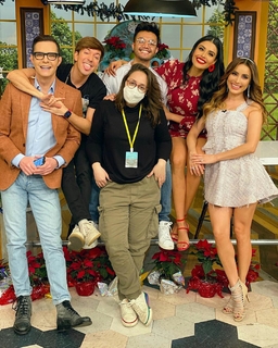 Cynthia Rodríguez feet photo thumbnail