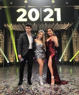 Cynthia Rodríguez feet photo thumbnail