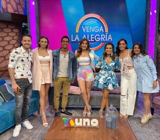 Cynthia Rodríguez feet photo thumbnail