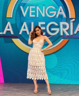 Cynthia Rodríguez feet photo thumbnail
