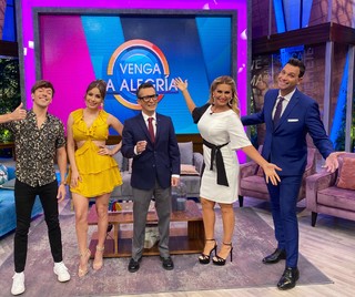 Cynthia Rodríguez feet photo thumbnail